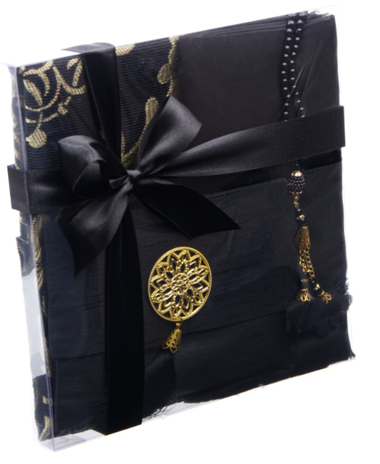 Coffrets Coran idéal à offrir dans des occasions comme le Ramadan. Coffret composé du saint Coran, de tapis de prière ( sejadda ), de foulard ( hijab ), et de Tasbih ( chapelet ). Religion Islam. Couleurs disponibles : blanc, rose, bleu, rouge, vert, noir... Livraison express à prix réduit.